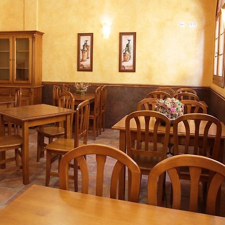 Hostal Villa De Navarrete Extérieur photo