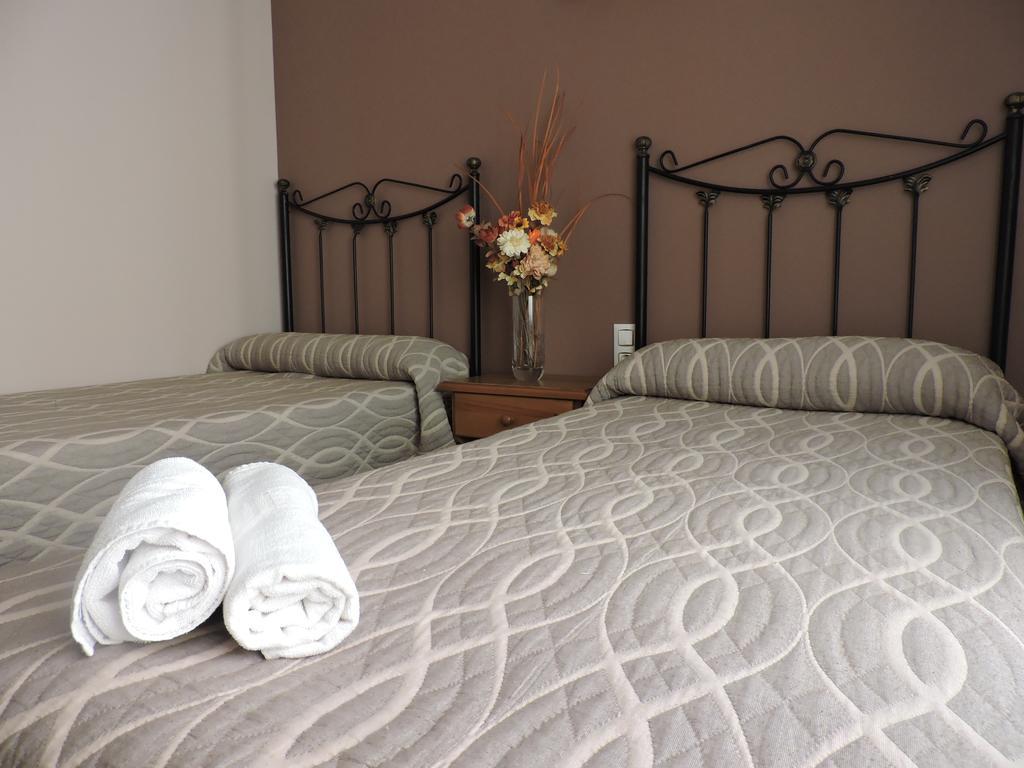 Hostal Villa De Navarrete Extérieur photo